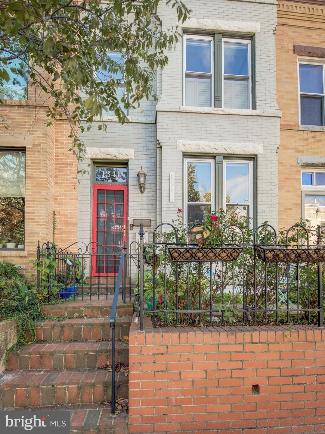 1341 Emerald STREET NE