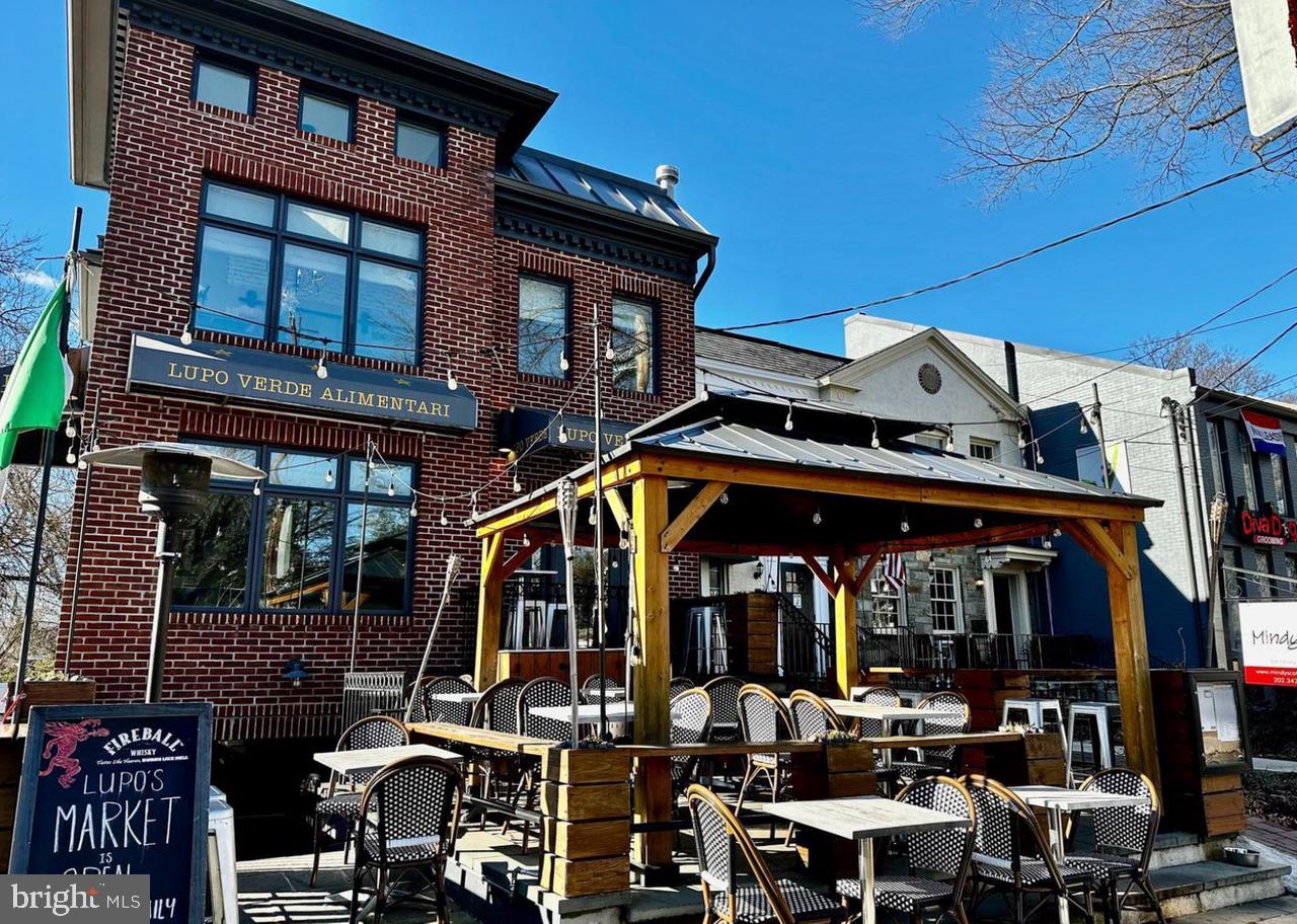 4609 MacArthur BOULEVARD NW Unit: B