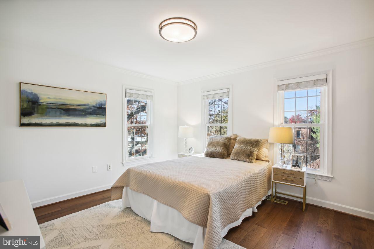 4609 MacArthur BOULEVARD NW Unit: B