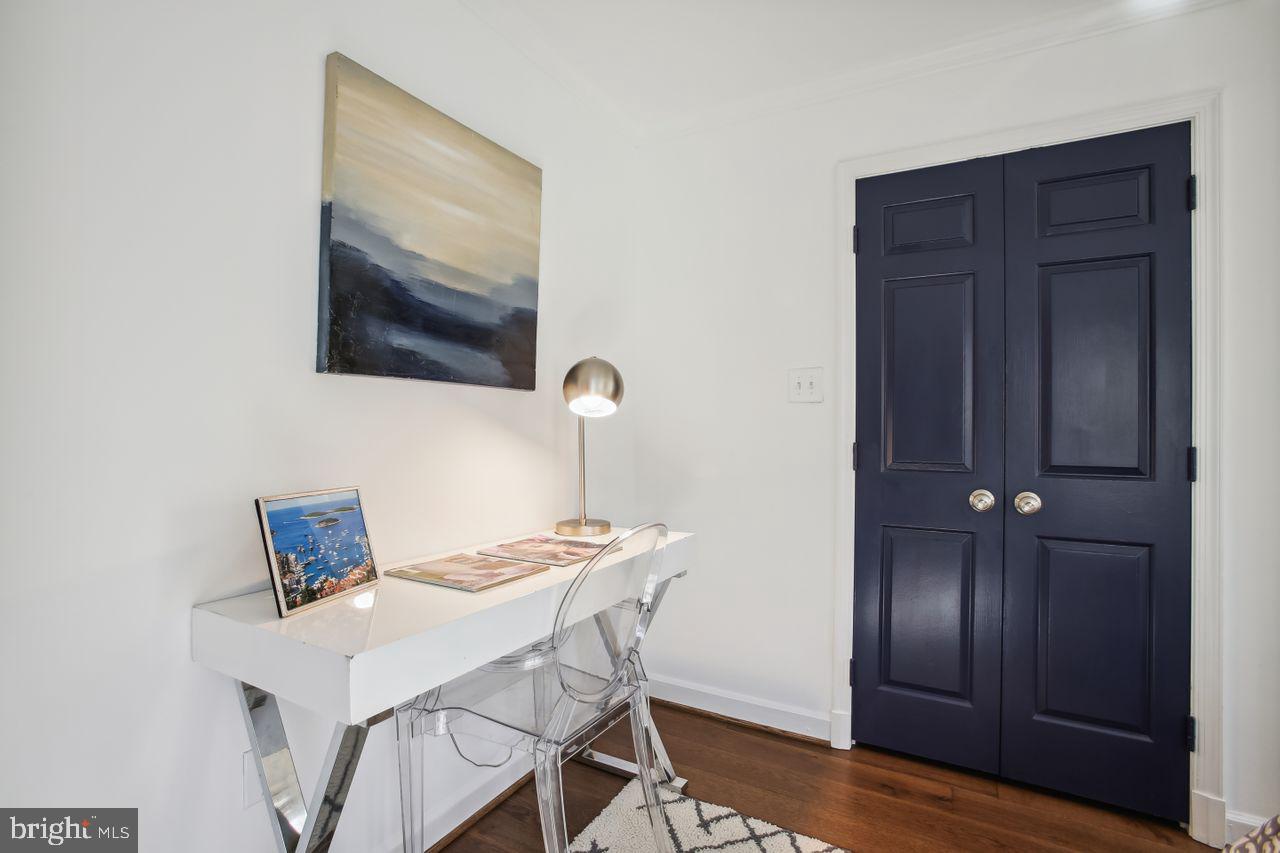 4609 MacArthur BOULEVARD NW Unit: B