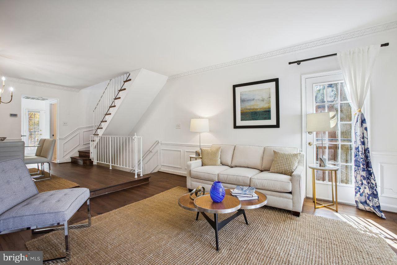4609 MacArthur BOULEVARD NW Unit: B