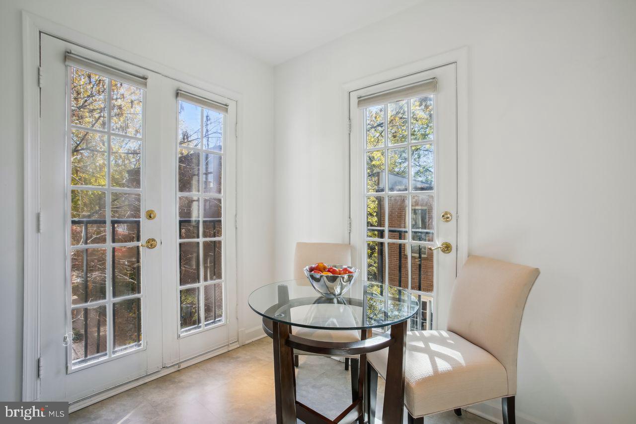 4609 MacArthur BOULEVARD NW Unit: B