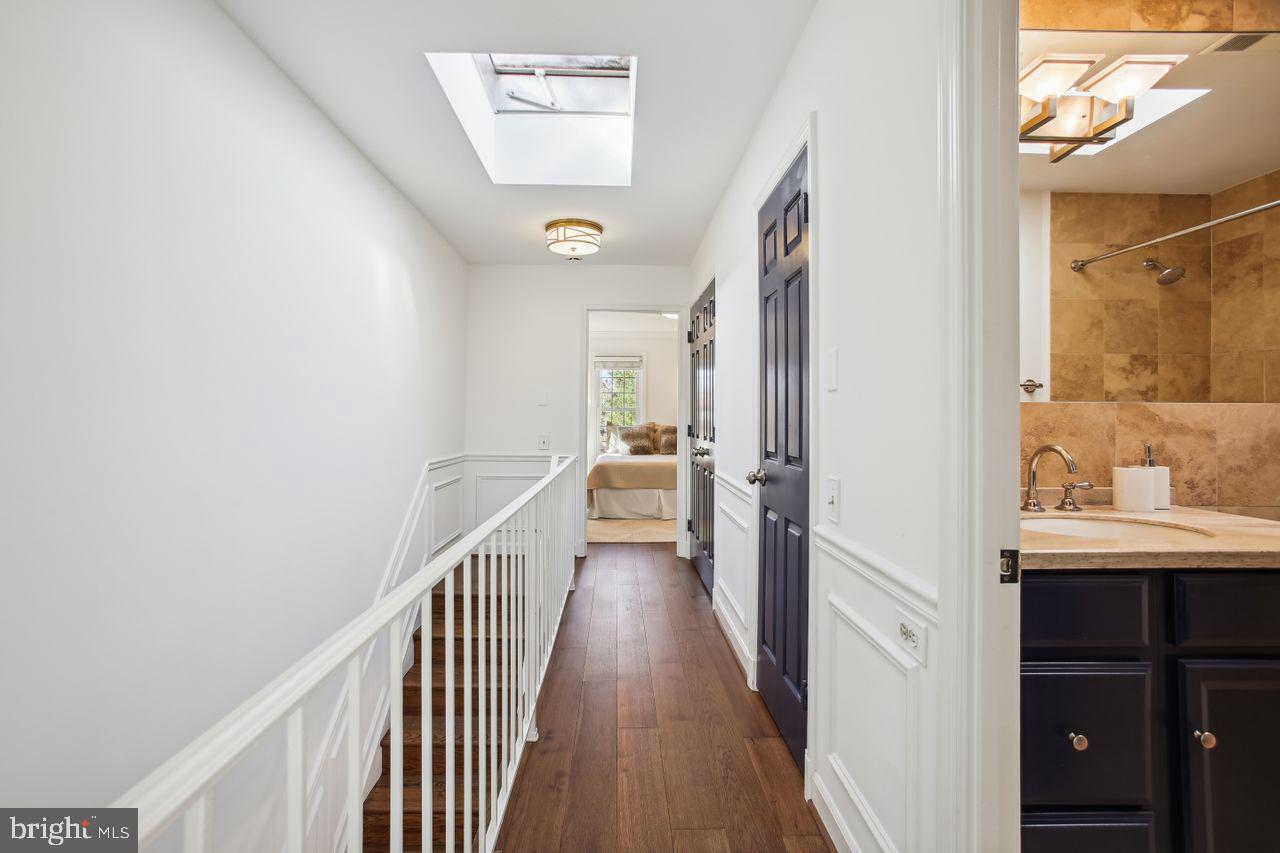 4609 MacArthur BOULEVARD NW Unit: B
