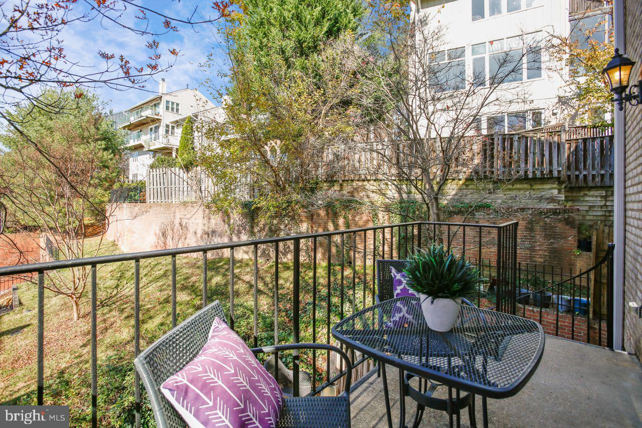 4609 MacArthur BOULEVARD NW Unit: B
