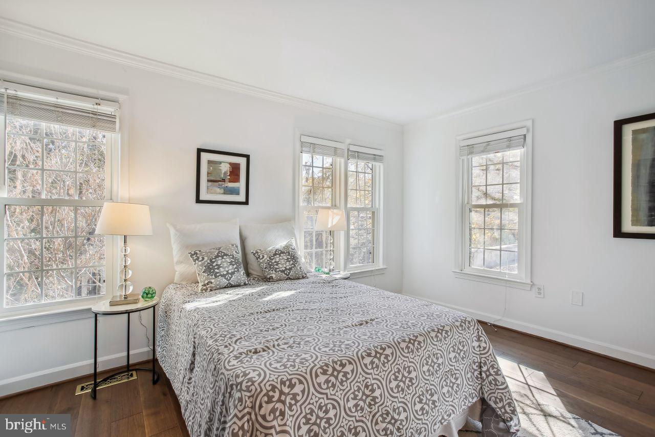 4609 MacArthur BOULEVARD NW Unit: B