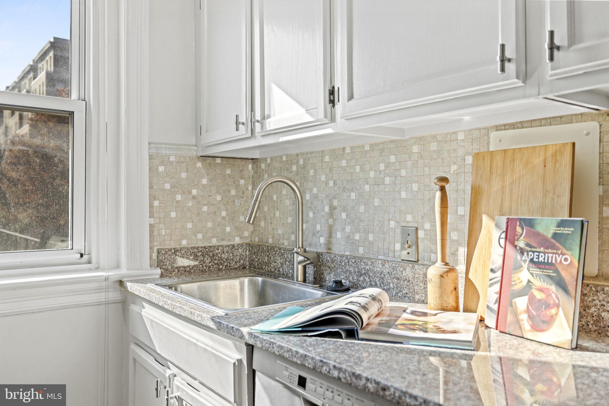 1954 Columbia ROAD NW Unit: 211