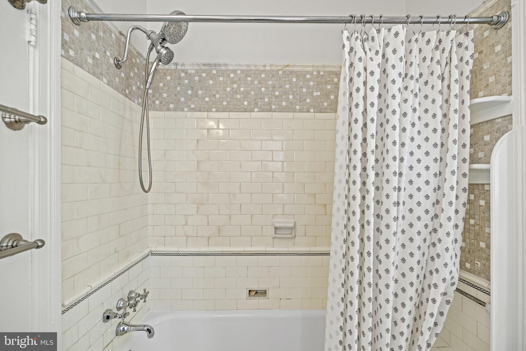 1954 Columbia ROAD NW Unit: 211