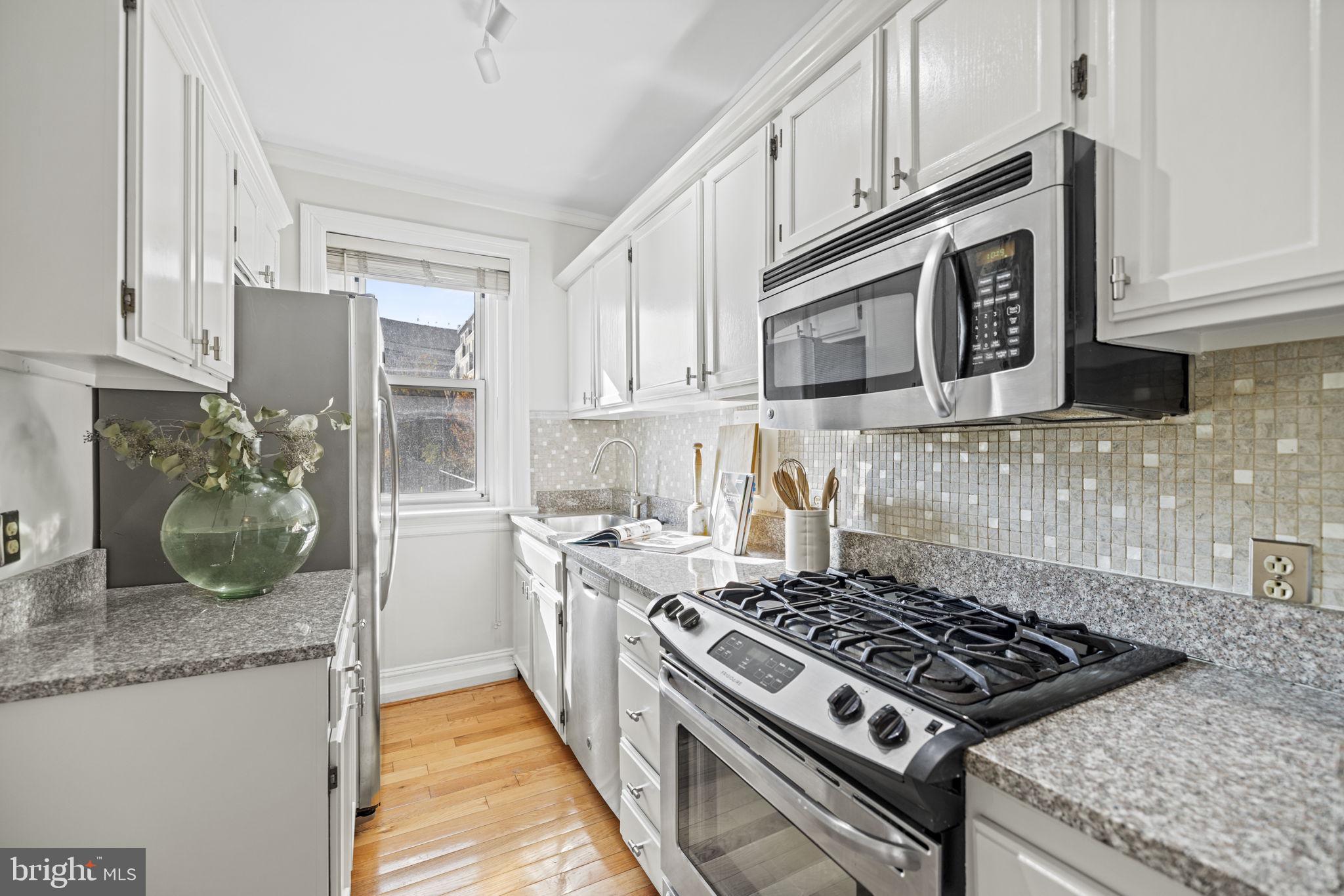 1954 Columbia ROAD NW Unit: 211