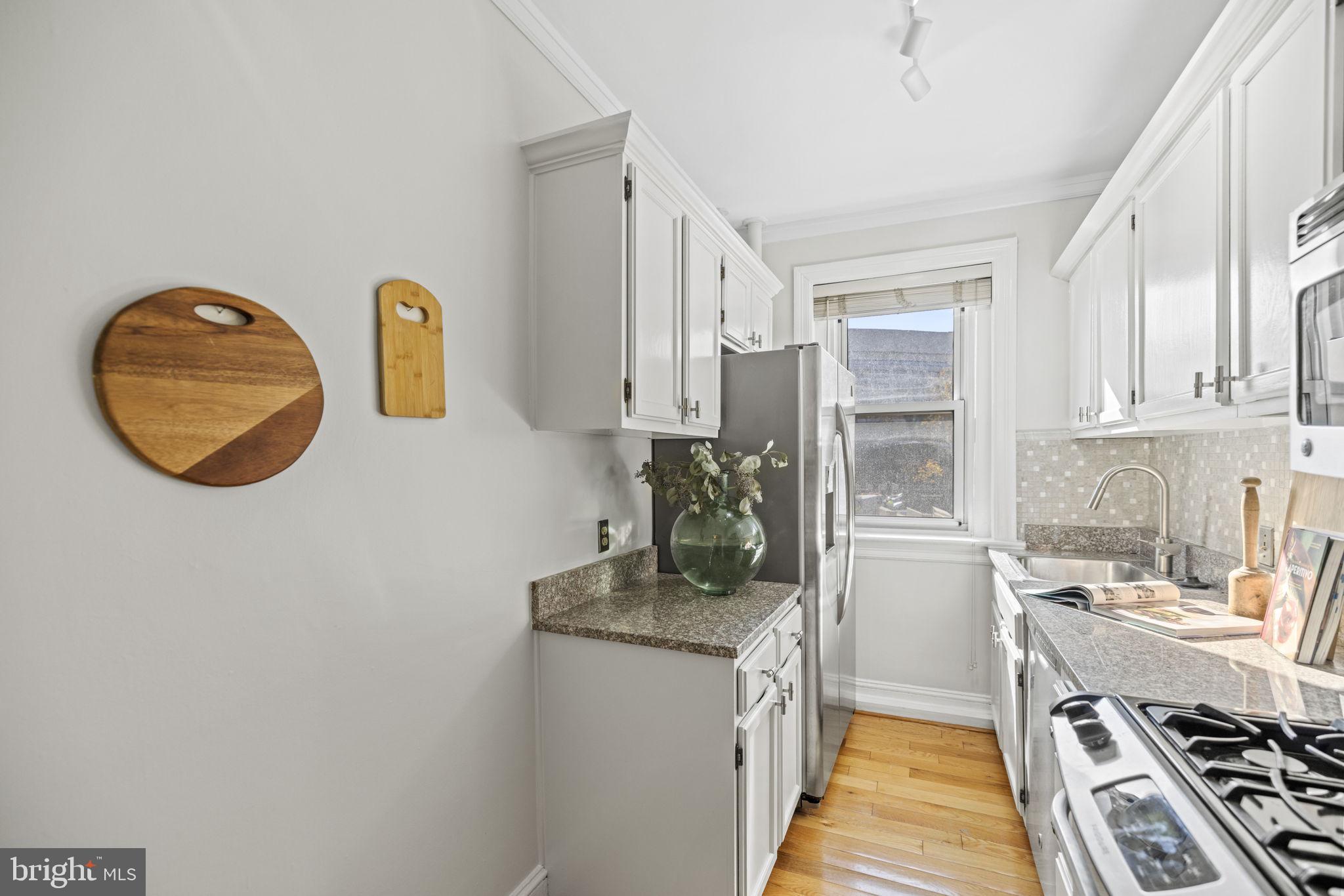 1954 Columbia ROAD NW Unit: 211