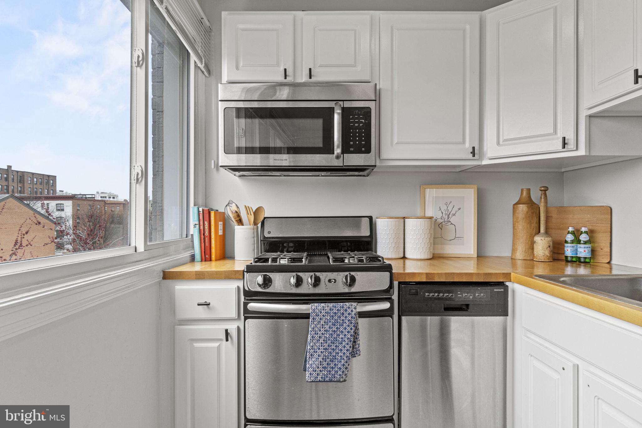 1420 Clifton St NW #409