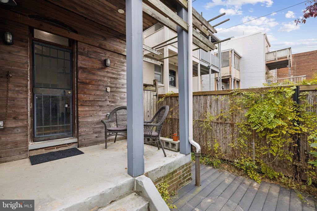 630 F St NE #1