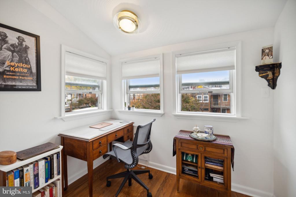 630 F St NE #1