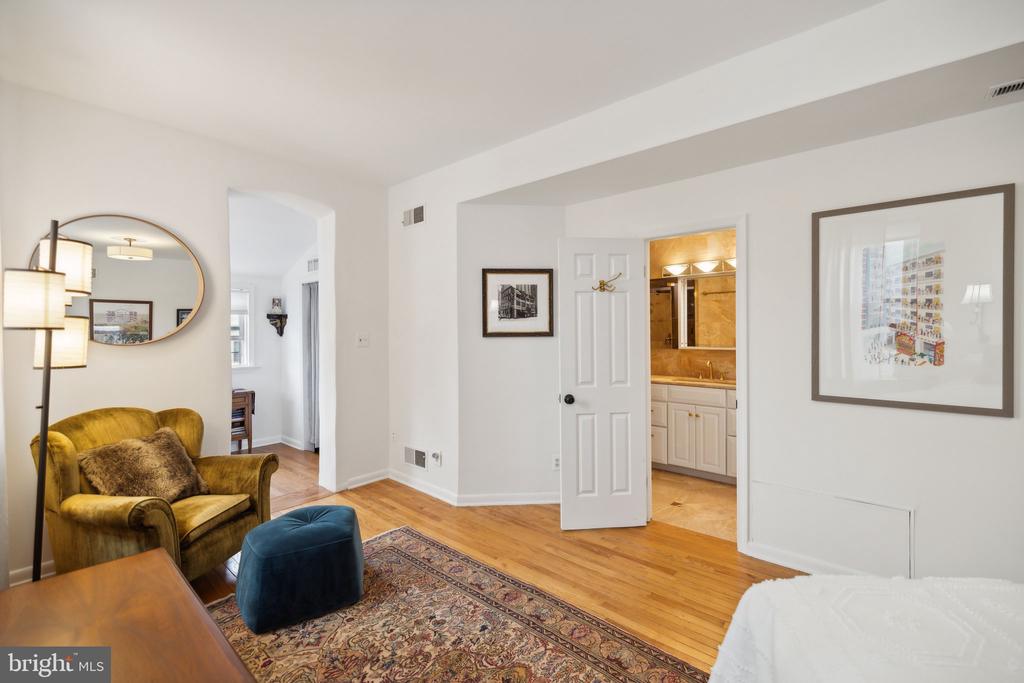 630 F St NE #1
