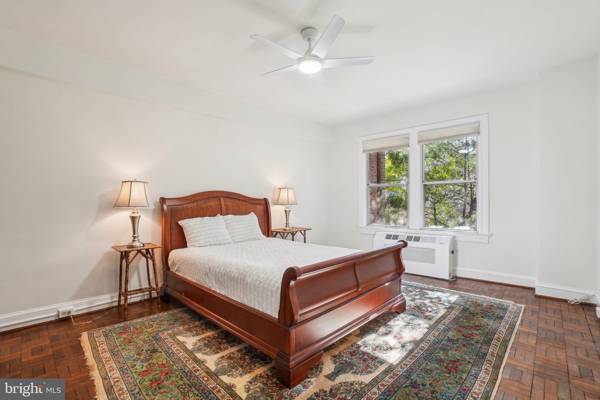 4000 Cathedral Ave NW #250/251b