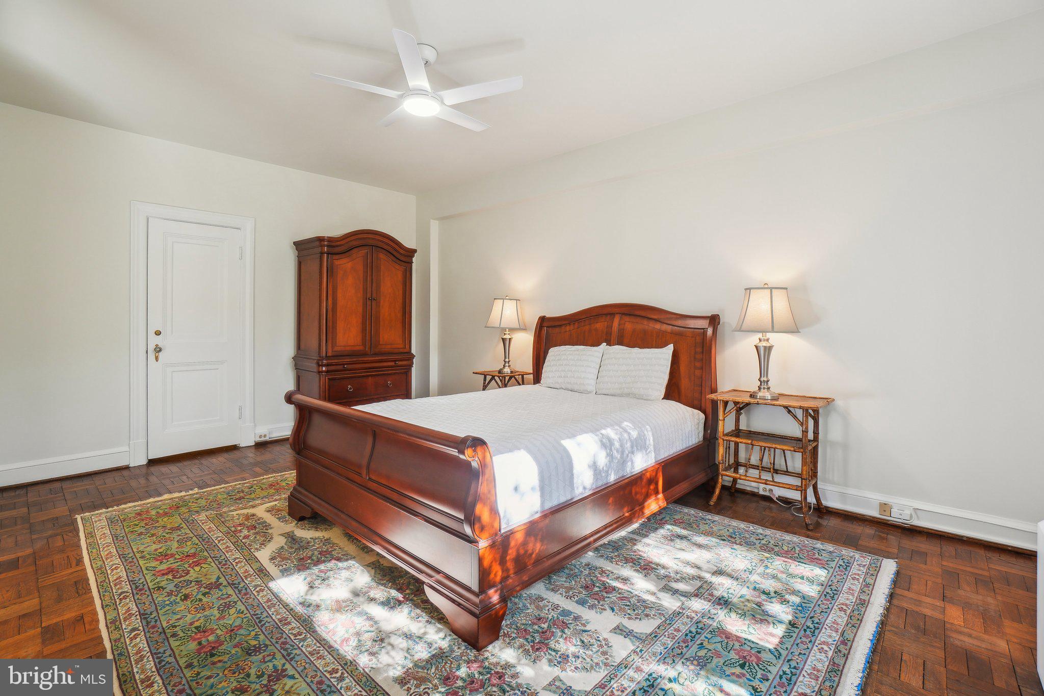 4000 Cathedral Ave NW #250/251b