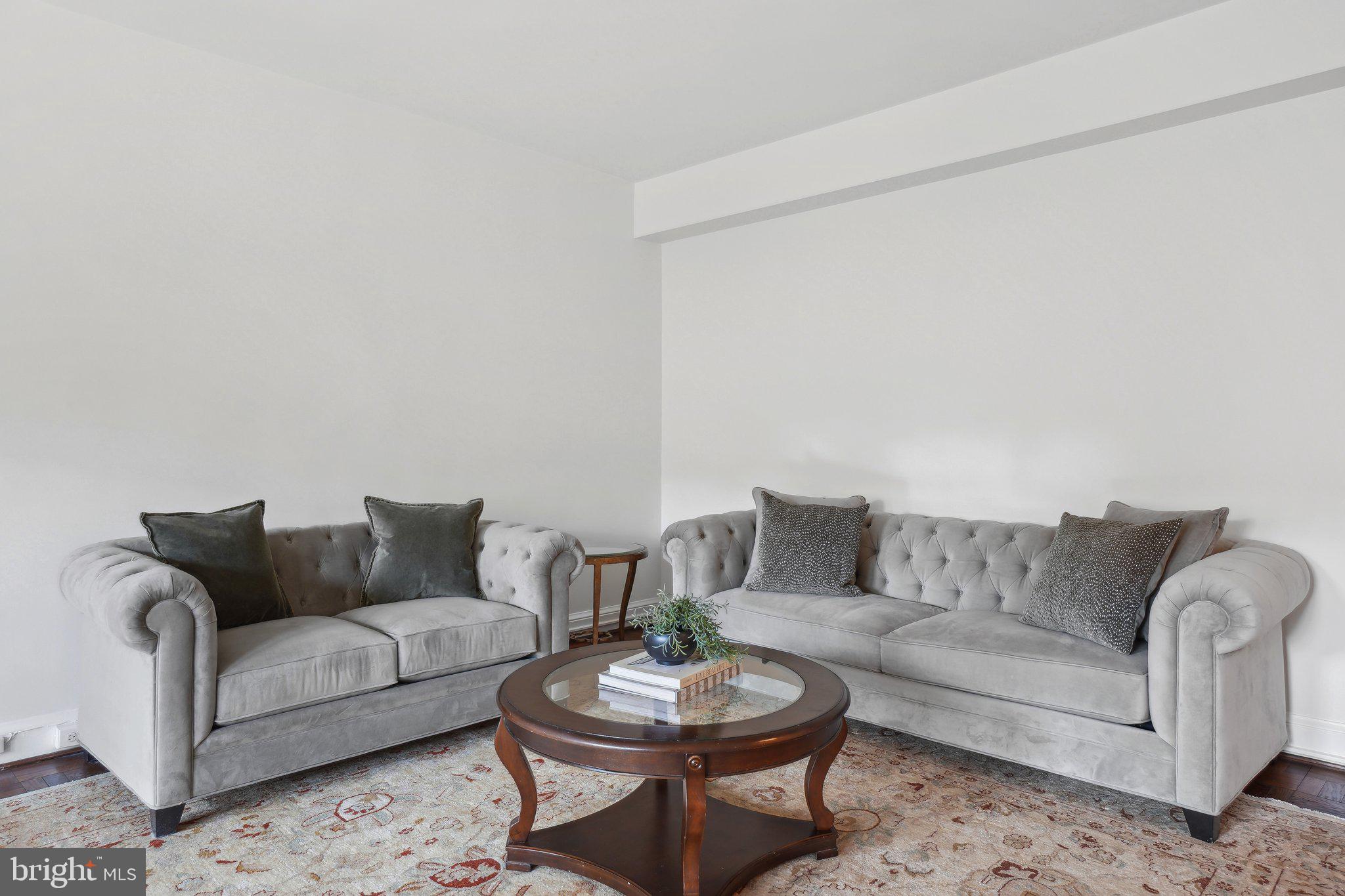 4000 Cathedral Ave NW #250/251b