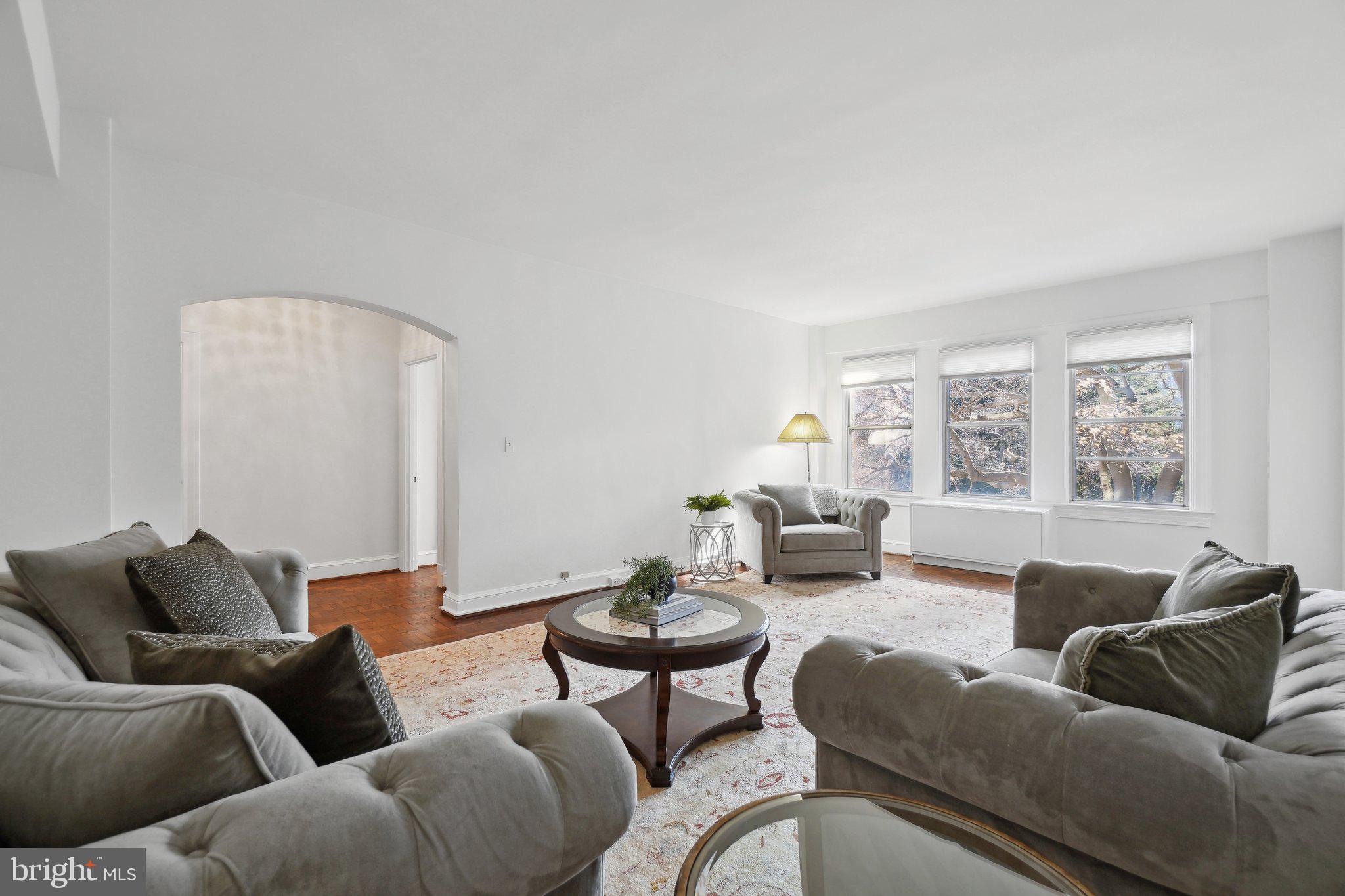 4000 Cathedral Ave NW #250/251b