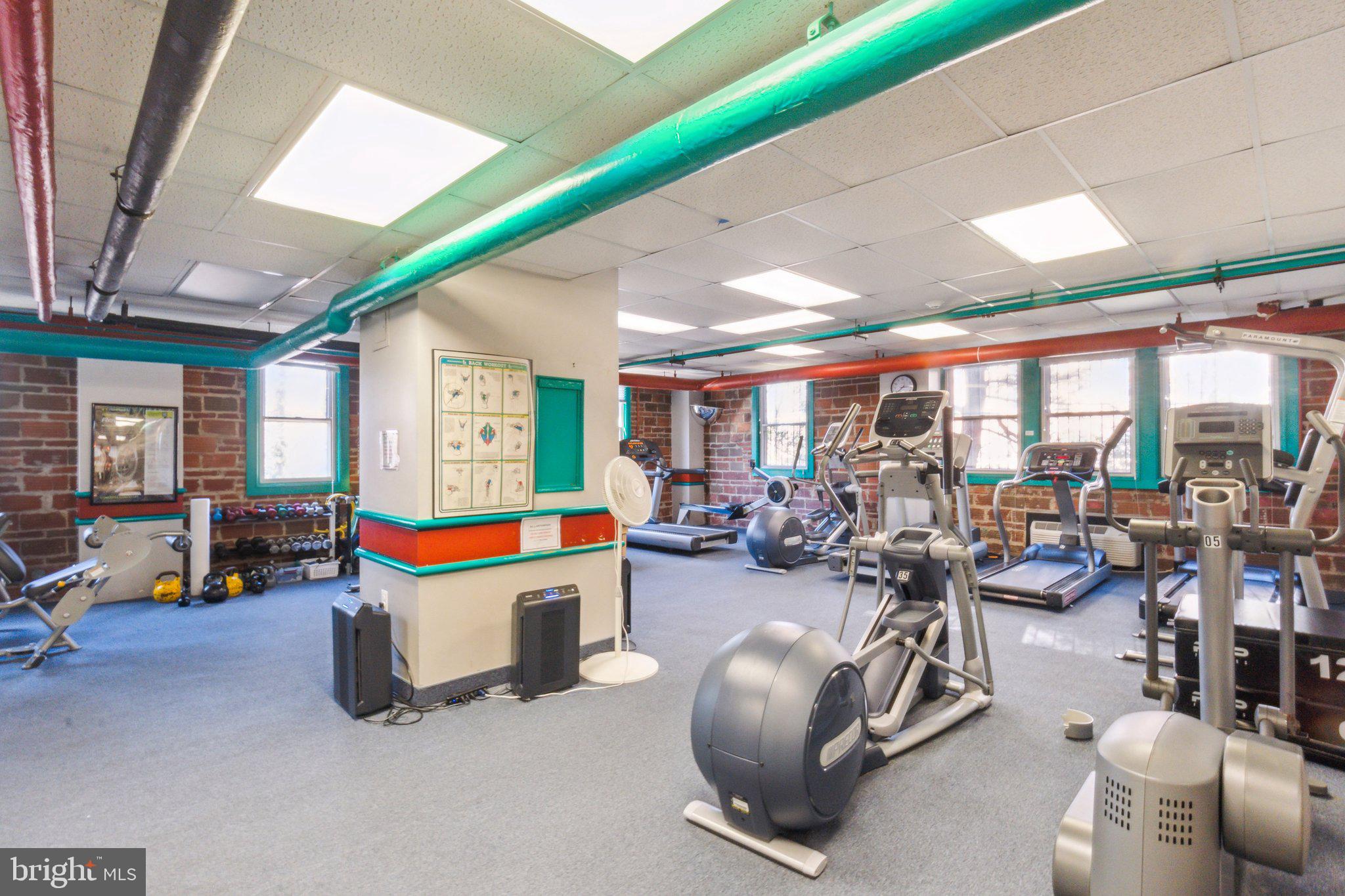 4000 Cathedral Ave NW #250/251b