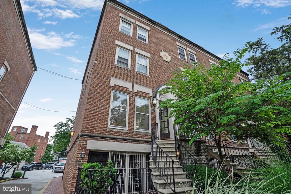 244 Maryland NE #A