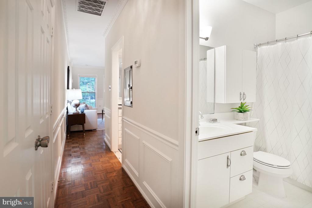 244 Maryland NE #A