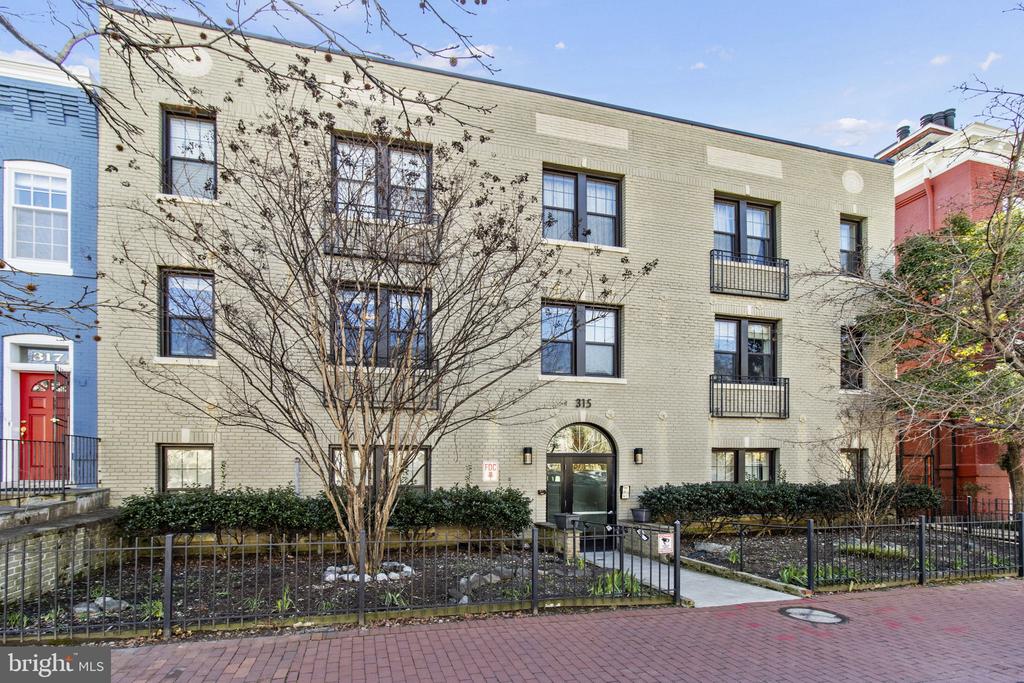315 G STREET NE 306