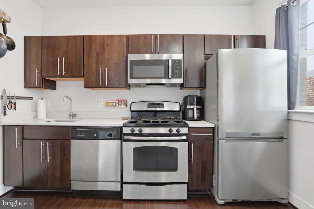 315 G STREET NE 306