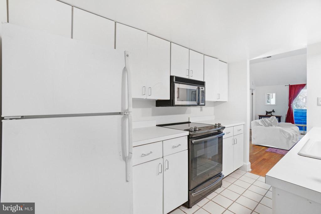 301 G STREET NE 32
