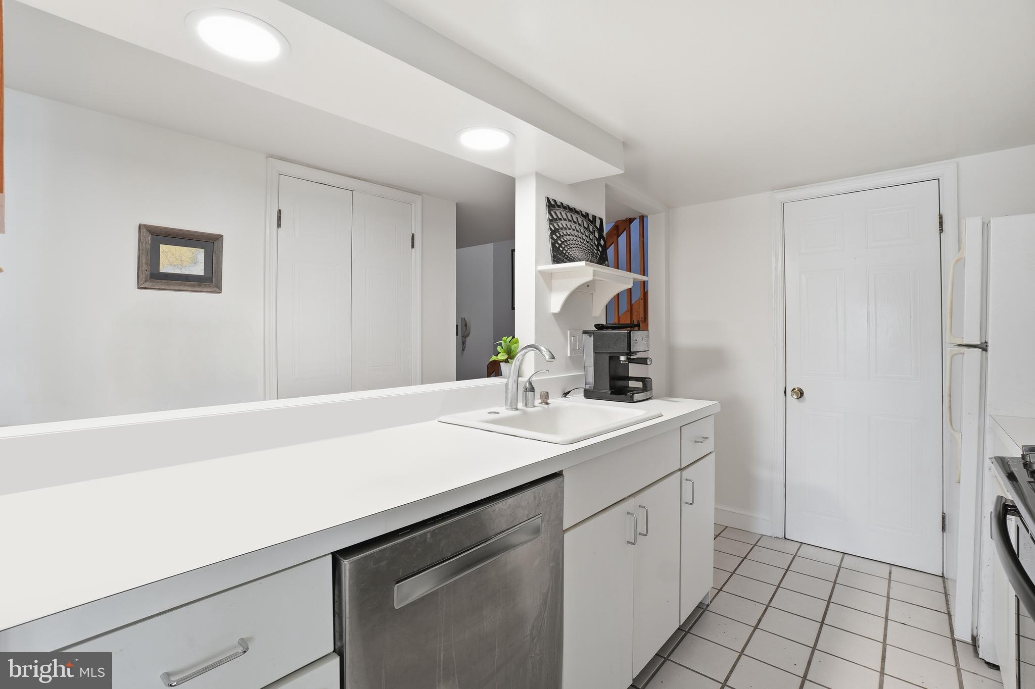 301 G STREET NE 32