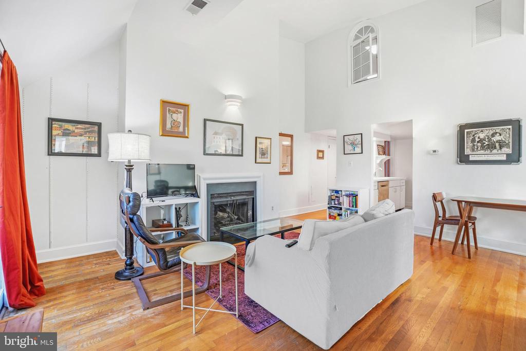 301 G STREET NE 32