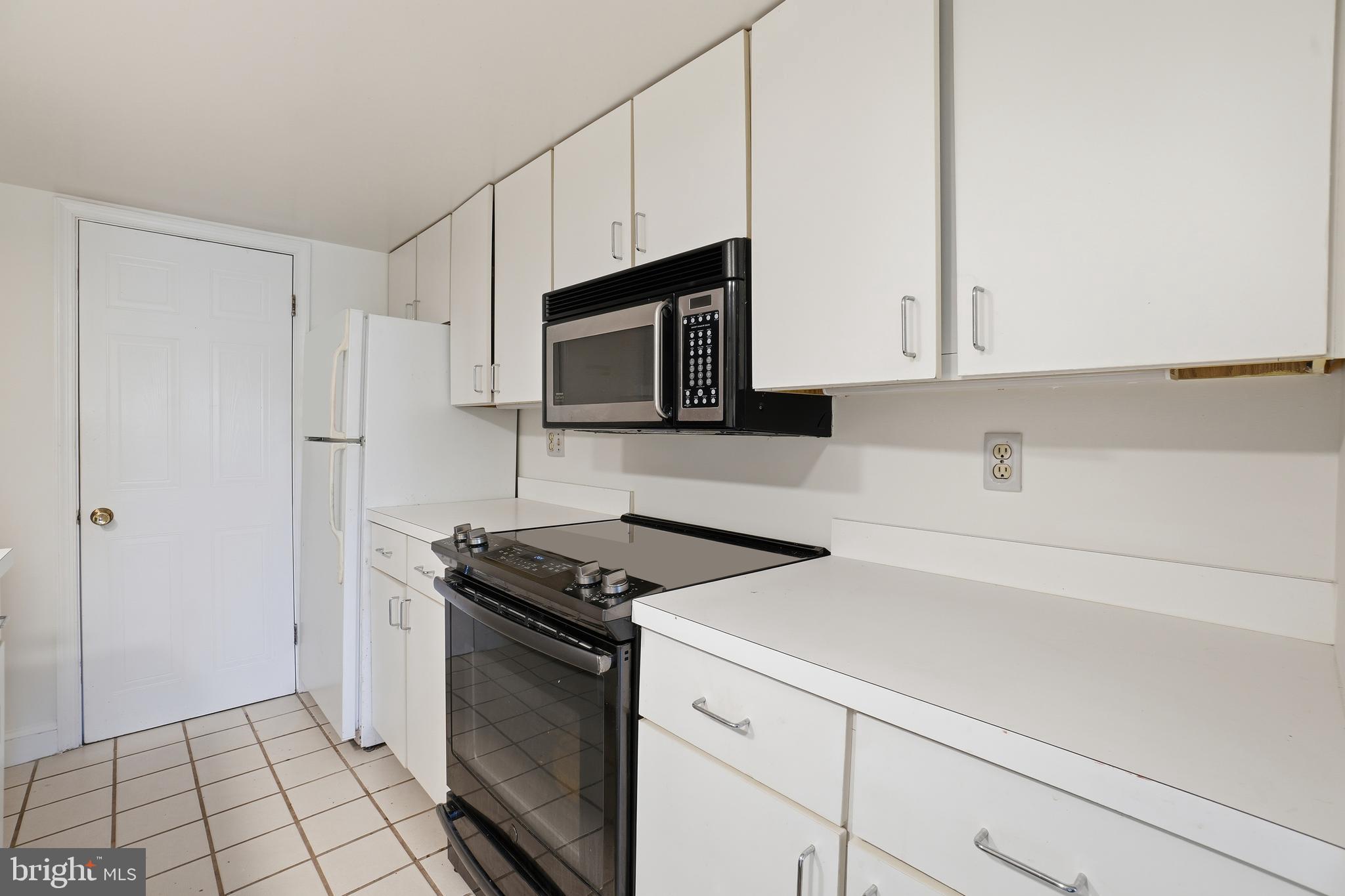 301 G STREET NE 32
