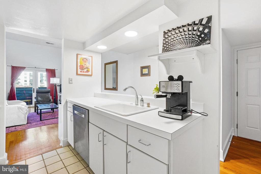 301 G STREET NE 32