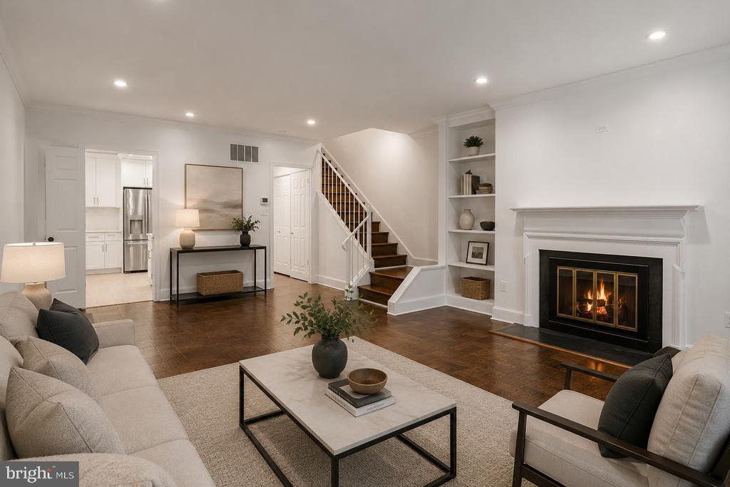 3295 SUTTON PLACE NW Unit: D