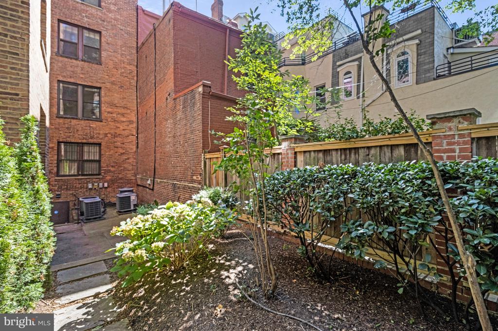 1724 17TH STREET NW Unit: 21