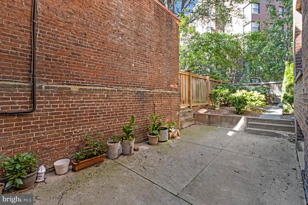 1724 17TH STREET NW Unit: 21