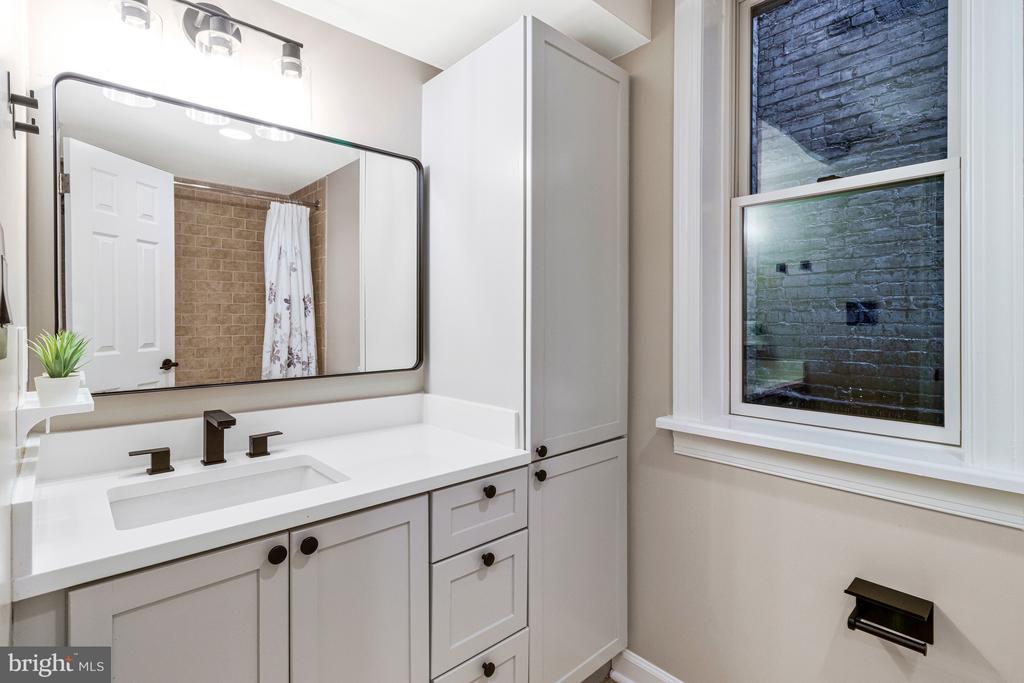 1724 17TH STREET NW Unit: 21