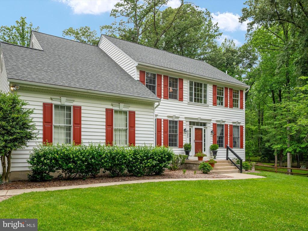 931 HEATHERFIELD LANE