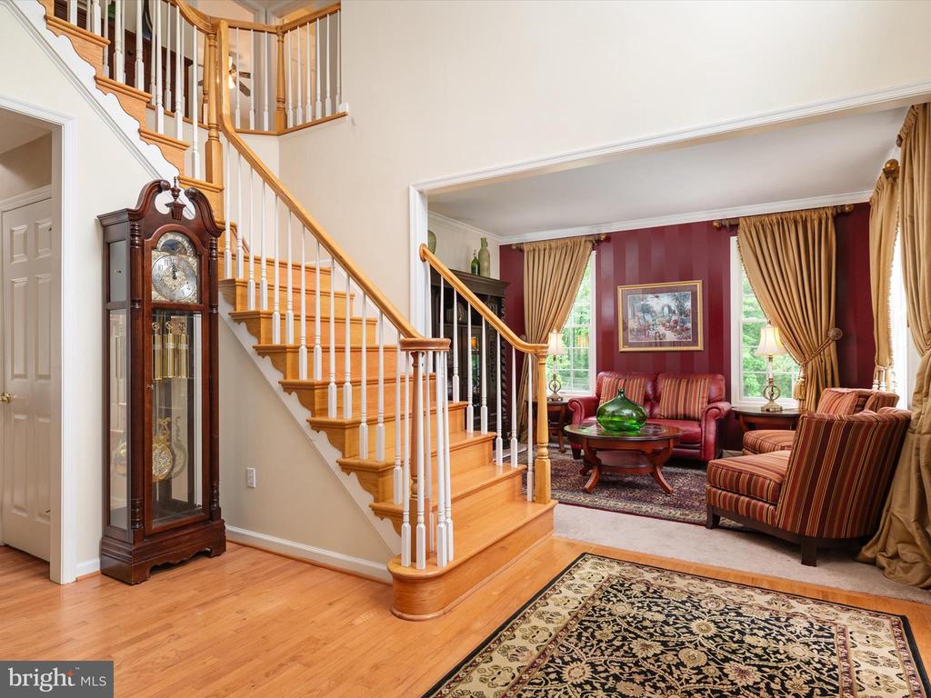 931 HEATHERFIELD LANE