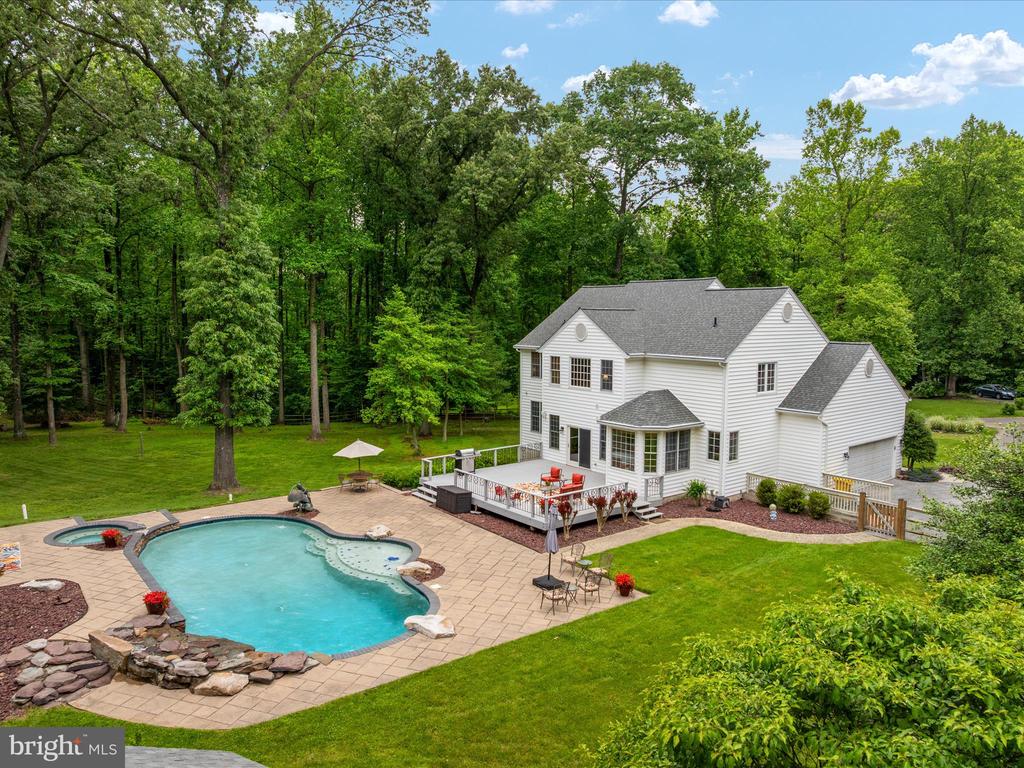 931 HEATHERFIELD LANE