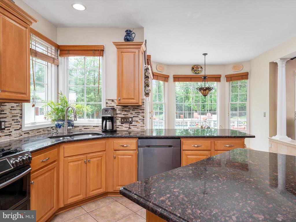 931 HEATHERFIELD LANE
