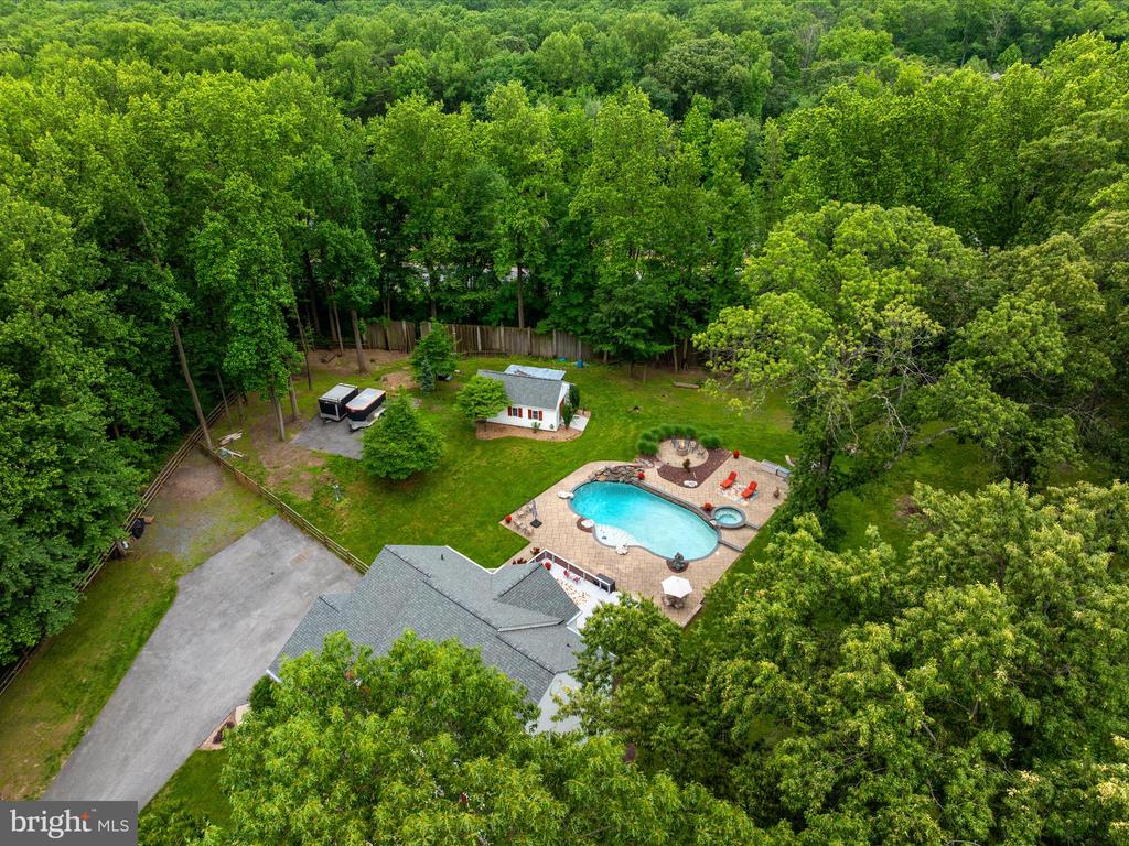 931 HEATHERFIELD LANE