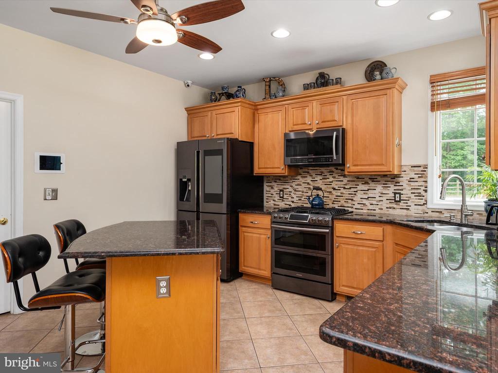 931 HEATHERFIELD LANE