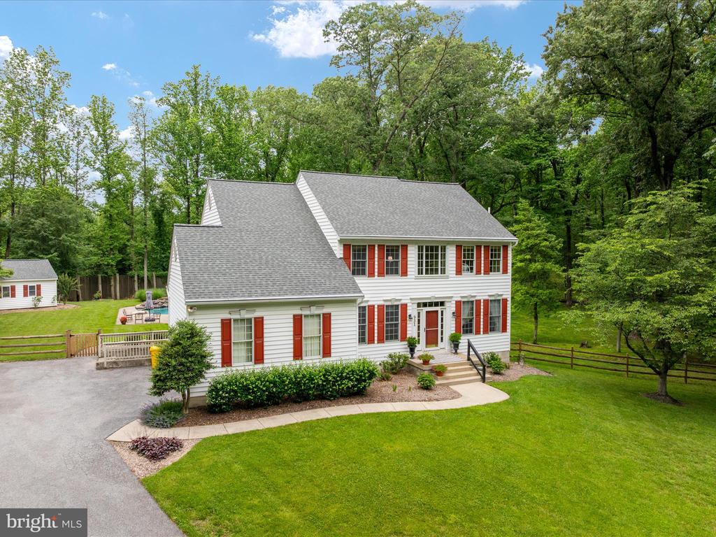 931 HEATHERFIELD LANE