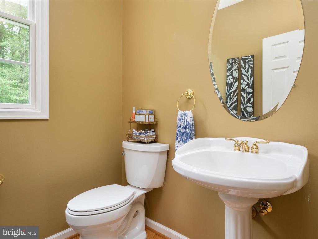 931 HEATHERFIELD LANE