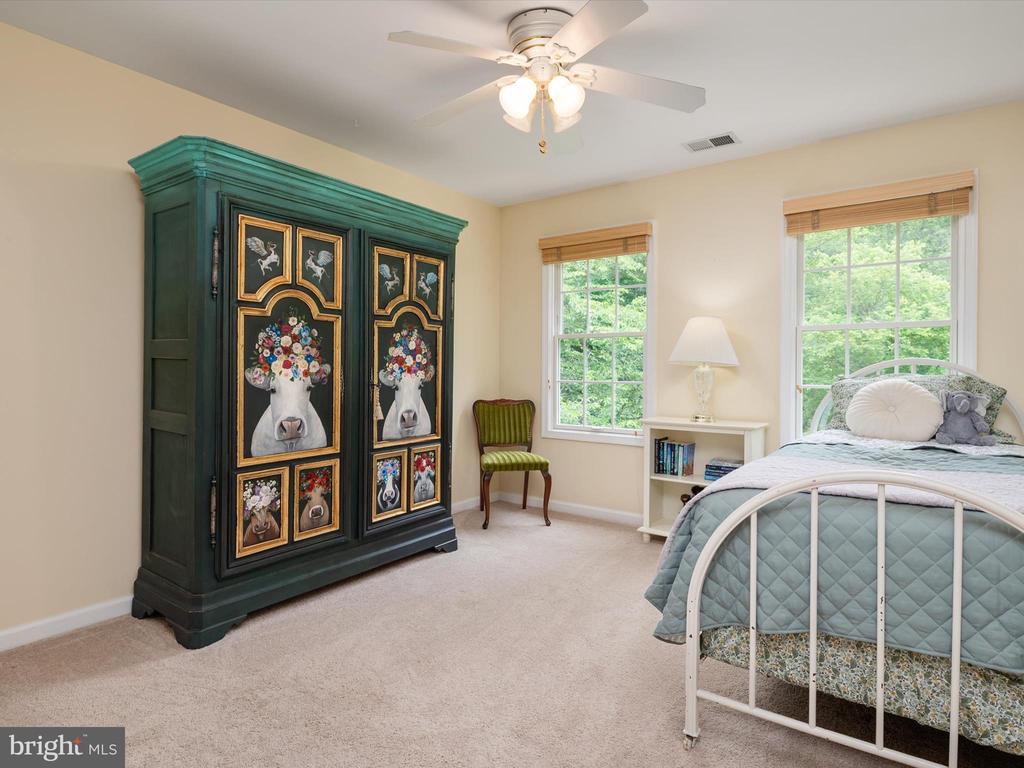 931 HEATHERFIELD LANE