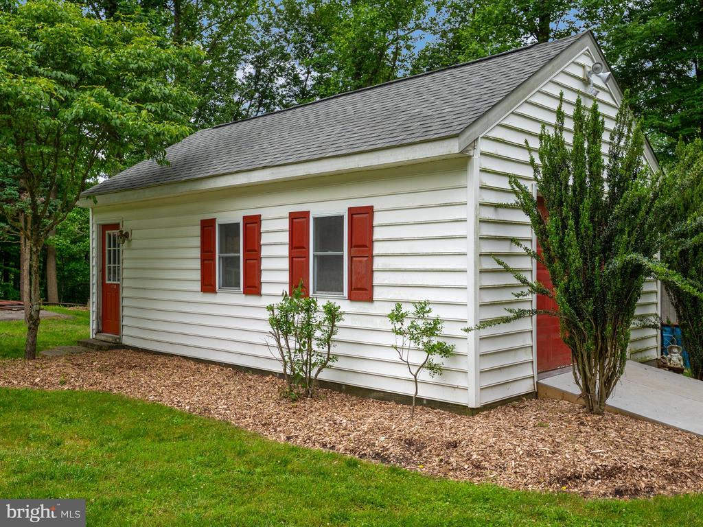 931 HEATHERFIELD LANE