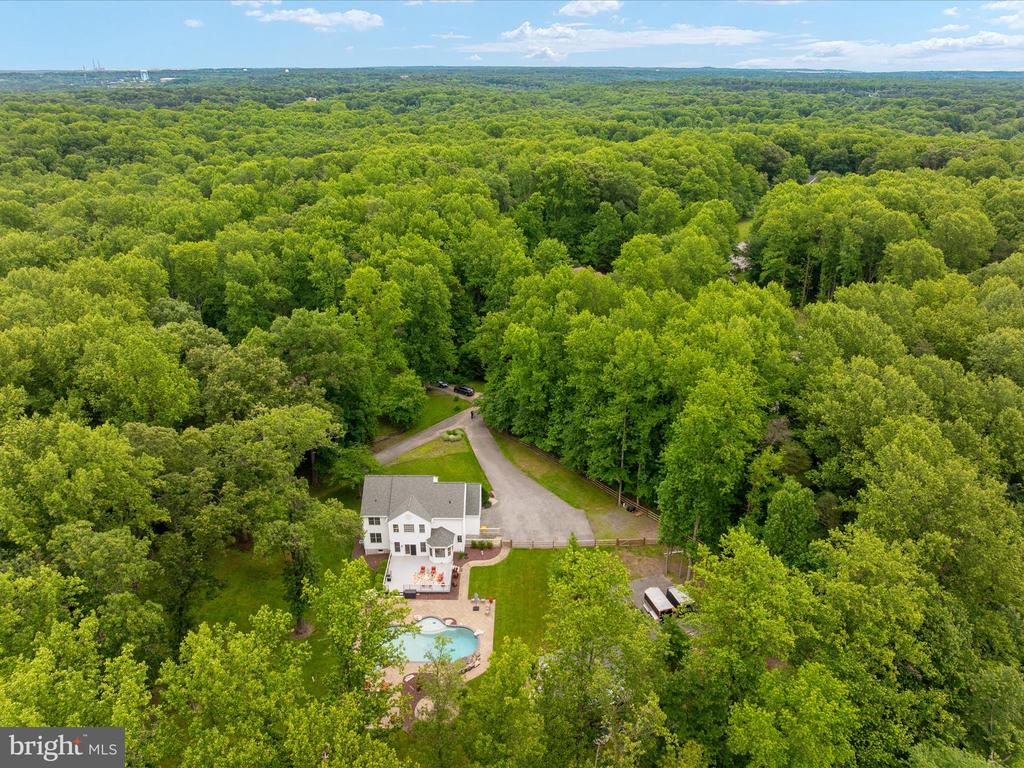 931 HEATHERFIELD LANE