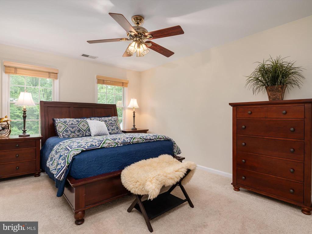 931 HEATHERFIELD LANE