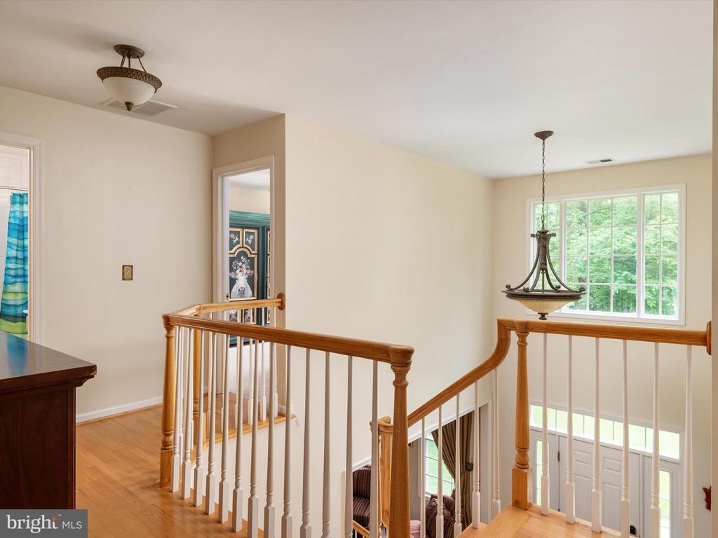 931 HEATHERFIELD LANE