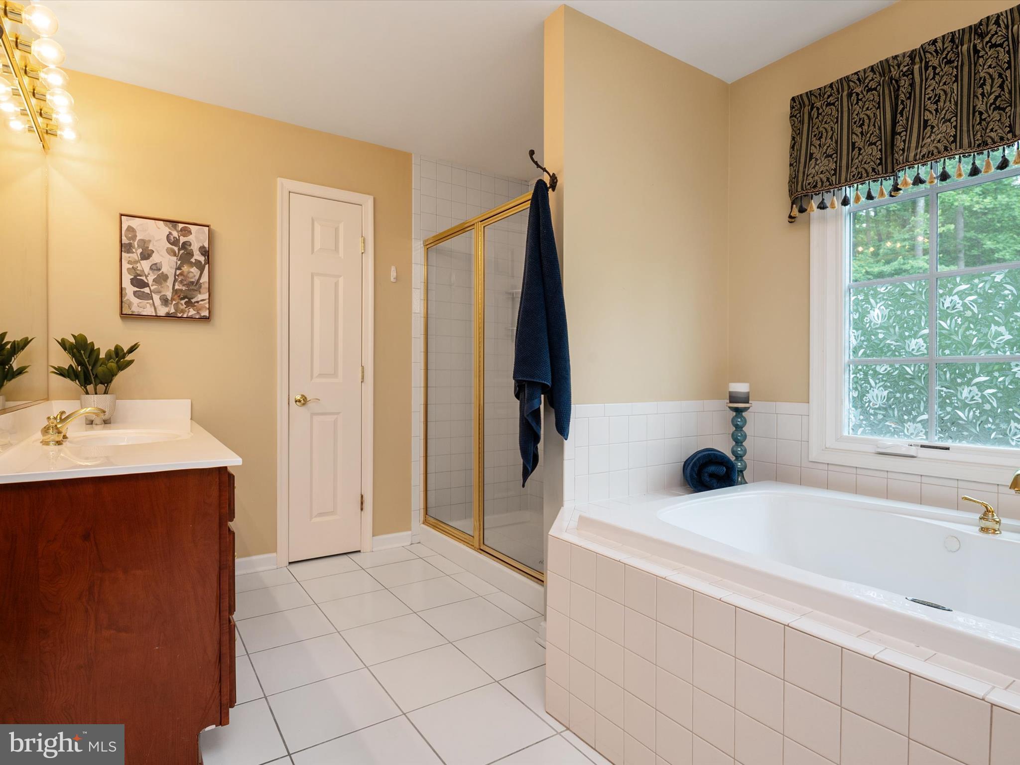 931 HEATHERFIELD LANE