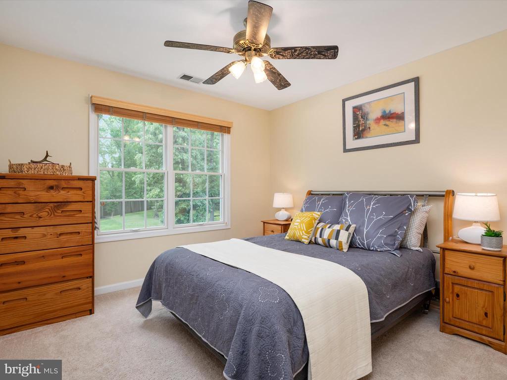 931 HEATHERFIELD LANE